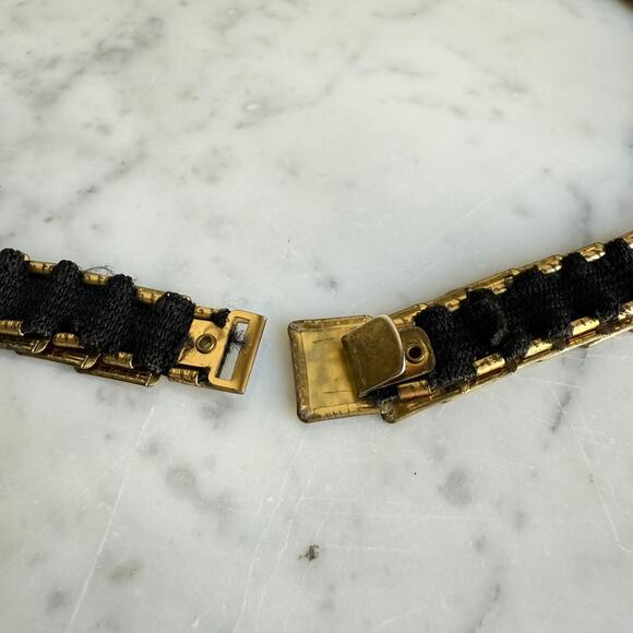Vintage Gold Tone Stretch Belt Small Adjustable Metal Mesh Accent - Picture 4 of 9